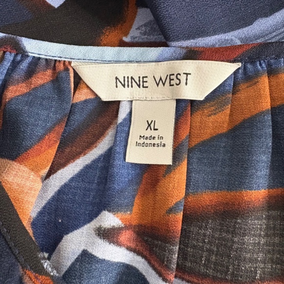 Nine West Mid-Century Modern Blouse - Picture 8 of 12